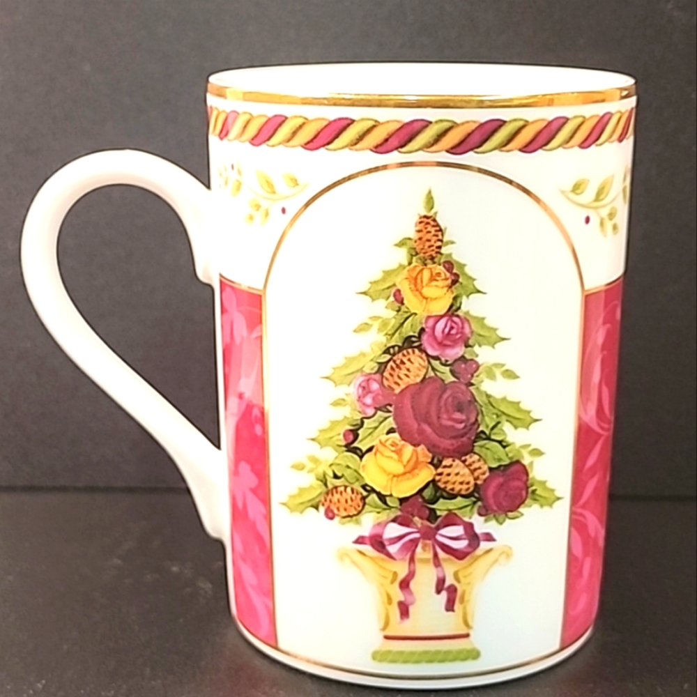 Vtg ROYAL ALBERT Old Country Roses Coffee Mug Seasons of Colour Christmas 2001